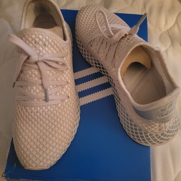 Adidas deerupt sneaker